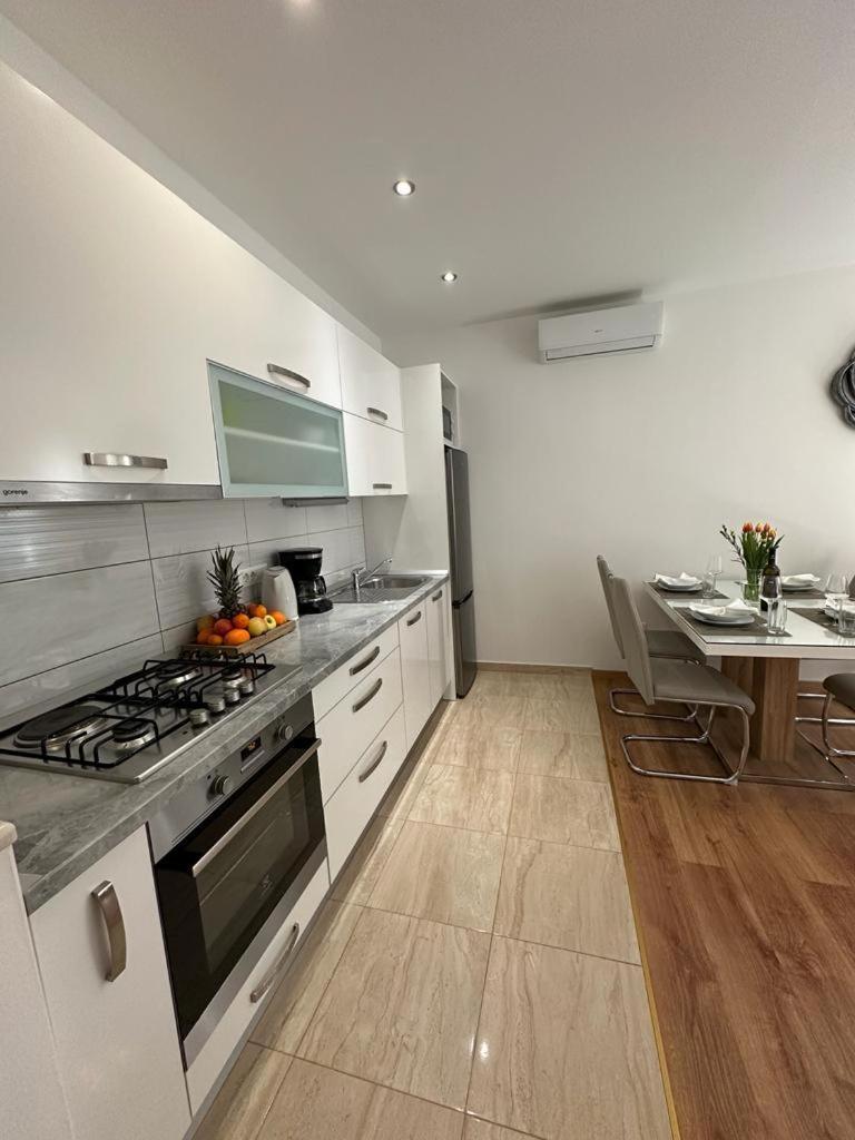 Apartmani Vice Brela Zewnętrze zdjęcie