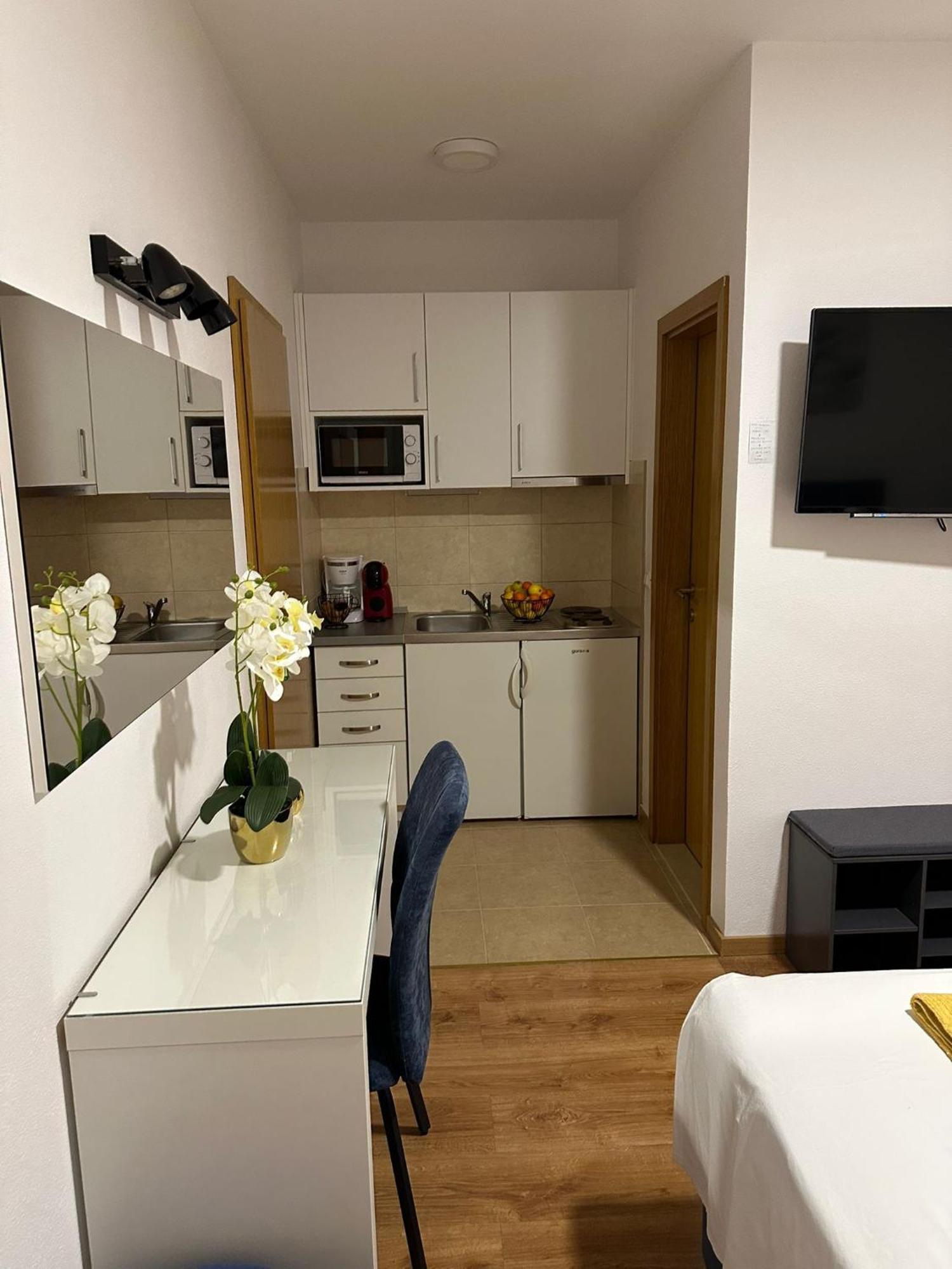 Apartmani Vice Brela Zewnętrze zdjęcie